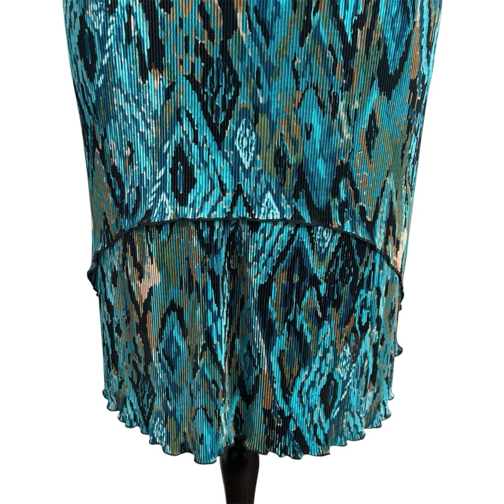 Connected Apparel Floral Crinkle Tiered Pleated Sheath Dress, Teal, Size 20W - Picture 3 of 9
